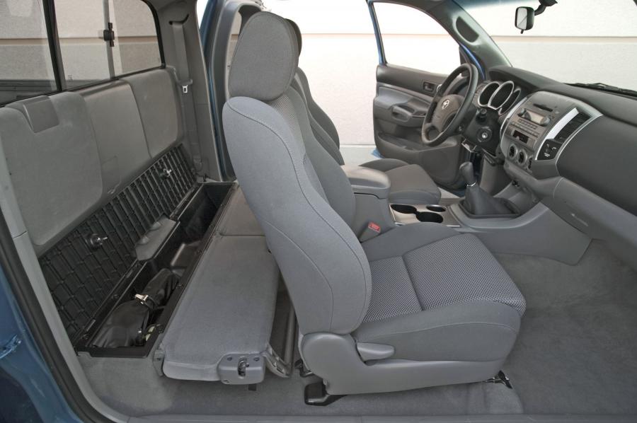  Toyota Tacoma X-Runner in Speedway Blue 2005 года  (фото 5 из 25)